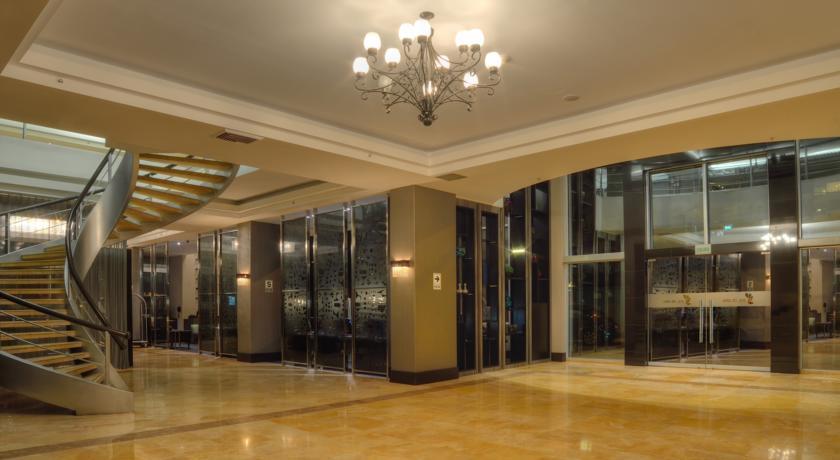 Sol De Oro Hotel&suites
