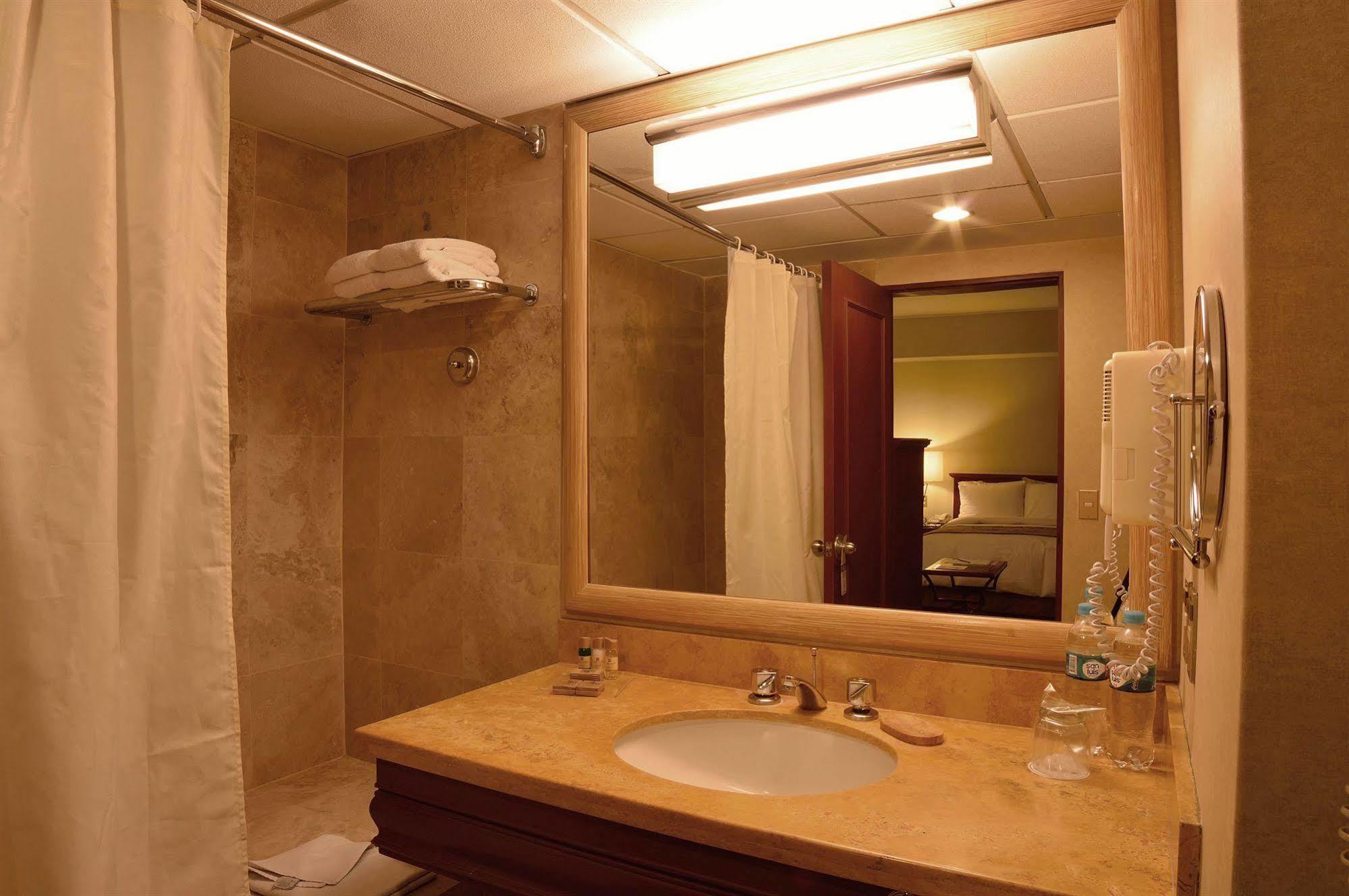 Sol De Oro Hotel&suites Lima